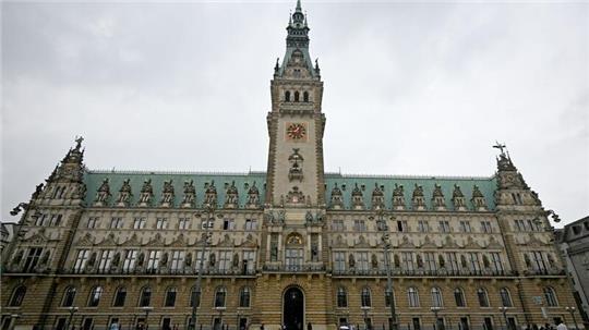 Seit 2015 sind nach Senatsangaben im Zusammenhang mit Cum-Cum- und Cum-Ex-Geschäften rund 122,3 Millionen Euro rechtskräftig zurückgefordert worden.