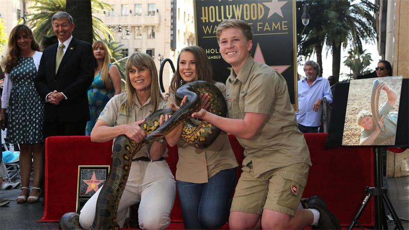 Crikey! Wie der „Crocodile Hunter“ unsterblich wurde Seit 2018 hat Steve Irwin seinen eigenen Stern in Hollywood. Zur Enthüllung kam auch seine berühmte Familie.