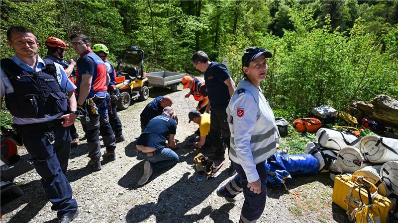 Seit 2018 ist der Zugang zur Falkensteiner Höhle wegen der Gefahr plötzlicher Hochwasser offiziell verboten.
