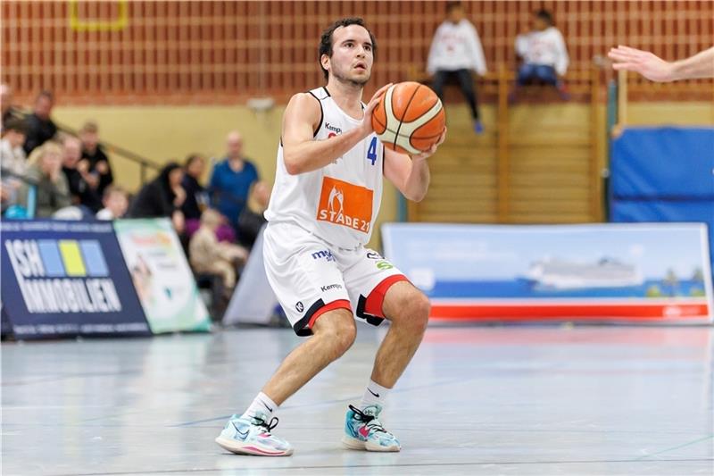 Treffsicherer Spanier des VfL ist im Spitzenspiel gefordert Seit 2018 spielt Francesc Iturria für Stade. Zwei Mal hat er sich schwer verletzt. Foto: Jörg Struwe