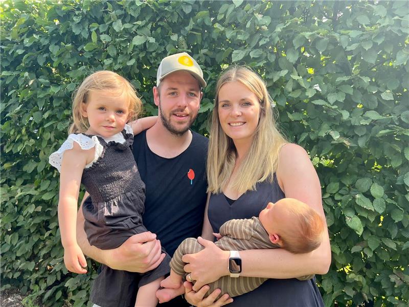Nachwuchs beim BSV: Antje Peveling ist wieder Mama geworden Seit 21. Juni zu Viert: Antje, Jan, Lia und der kleine Lenn Jasper Peveling. Foto: Privat