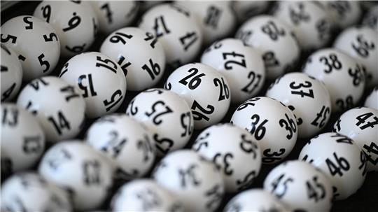 Seit 24 Ziehungen bleibt der Lotto-Jackpot unberührt. (Symbolbild)