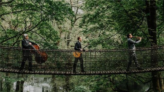 Seit 25 Jahren auf dem Holzweg: die Band Wildes Holz.