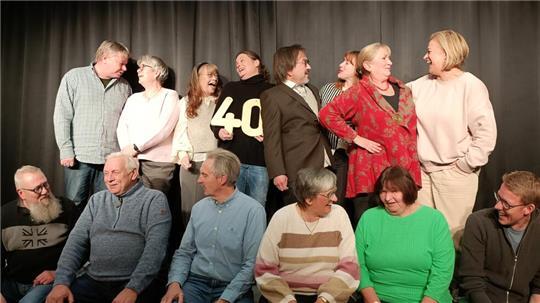 Seit 40 Jahren unterhält die Theatergruppe Nottensdorf mit ihren Aufritten das Publikum; zuerst im Restaurant Bellmann, jetzt im Dorfgemeinschaftshaus.