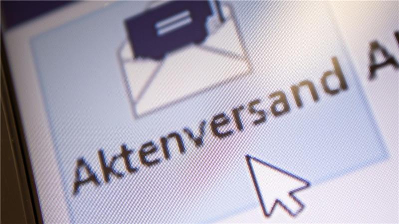 Seit Anfang des Jahres nutzen nach Angaben der Justizbehörde alle Gerichte und Staatsanwaltschaften in Hamburg die elektronische Akte. (Symbolbild)