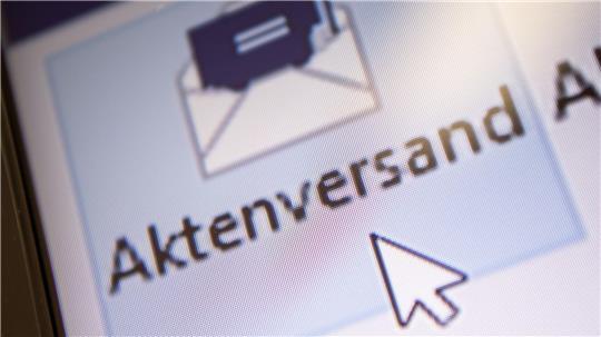 Seit Anfang des Jahres nutzen nach Angaben der Justizbehörde alle Gerichte und Staatsanwaltschaften in Hamburg die elektronische Akte. (Symbolbild)