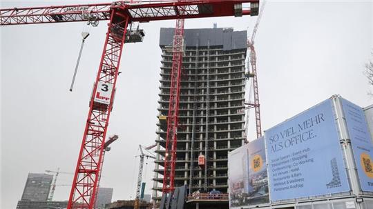 Seit Ende Oktober herrscht auf der Baustelle des Elbtowers Stillstand.