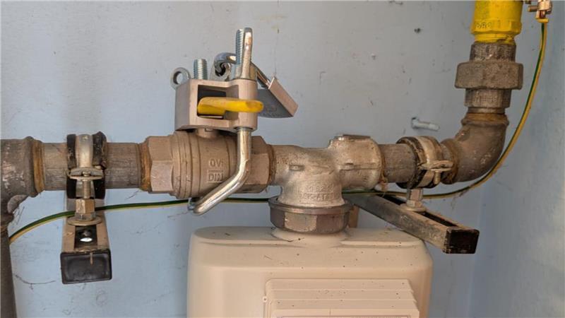 Gas und Wasser laufen wieder: Kiras Familie kann in Dollern bleiben Seit Freitag ist der gesperrte Gashahn für die betroffenen Dollerner Mieter wieder freigegeben.