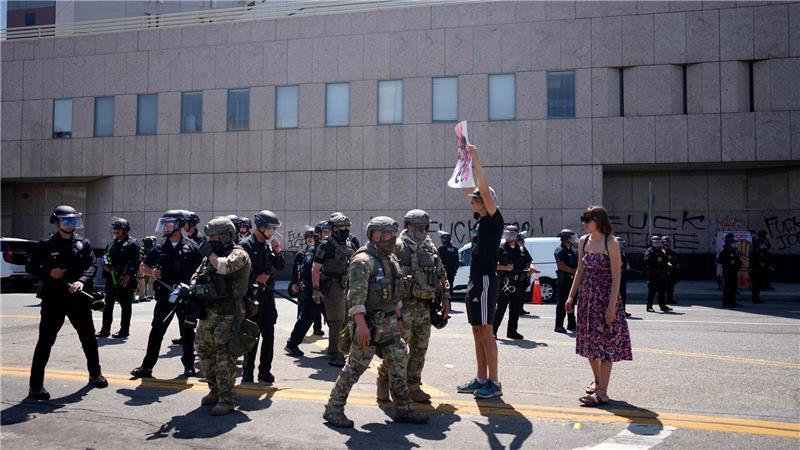 Eskaliert die Lage in Los Angeles? Seit Freitag protestieren Menschen in der US-Westküstenmetropole gegen die einschüchternden Razzien der Behörden.