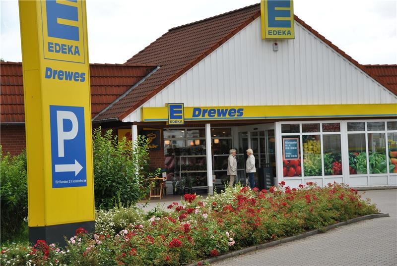 Seit Jahrzehnten in Dollern ansässige Einzelhandelsbetriebe wollen sich weiter entwickeln: Edeka...
