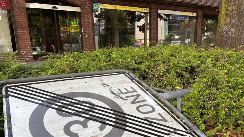 Buxtehuder Innenstadt: Leerstände werden auffälliger Seit Mitte Juni steht der Laden des früheren Spielwarenfachhändlers Grob leer.