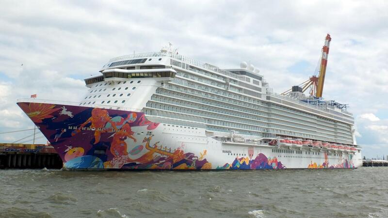 Kreuzfahrtschiff: Warum der Umbau der „Manara“ in Bremerhaven länger dauert Seit Monaten liegt das Kreuzfahrtschiff „Manara“ für einen Umbau am Südende des Containerterminals in Bremerhaven.