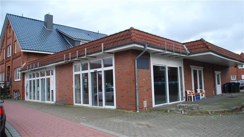 Wann öffnet das MVZ in Apensen? Die Gemeinde ist in Sorge Seit Monaten unverändert: das Gebäude an der Buxtehuder Straße, in dem das MVZ Afzali eröffnet werden soll.