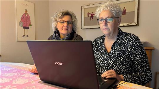 Seit Monaten versuchen Britta Stuhlmacher und Ursula Terne, eine Lösung mit der Deutschen Glasfaser zu finden - bisher vergebens.