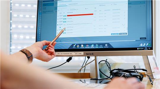 Seit Oktober ist es für Ärztinnen und Ärzte verpflichtend, wichtige Daten in die elektronische Patientenakte einzutragen. 