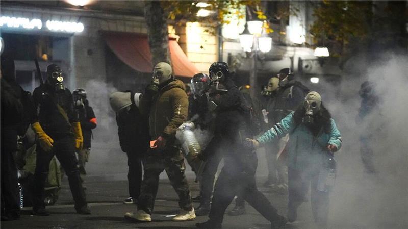 Gewaltexzesse in Georgien bei proeuropäischen Protesten Seit Tagen kommt es bei den proeuropäischen Protesten in Georgien auch zu Gewalt.