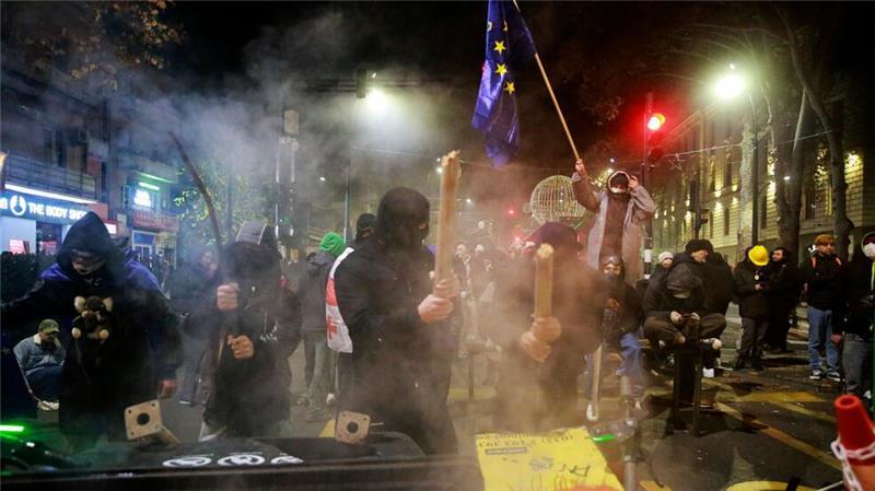 Gewalt in Georgien: Sanktionen werden Thema bei EU-Treffen Seit Tagen kommt es in Georgien zu proeuropäischen Protesten - teils auch mit Gewalt.