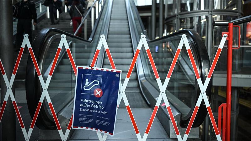Seit Wochen kaputt: Rolltreppen im Hauptbbahnhof.