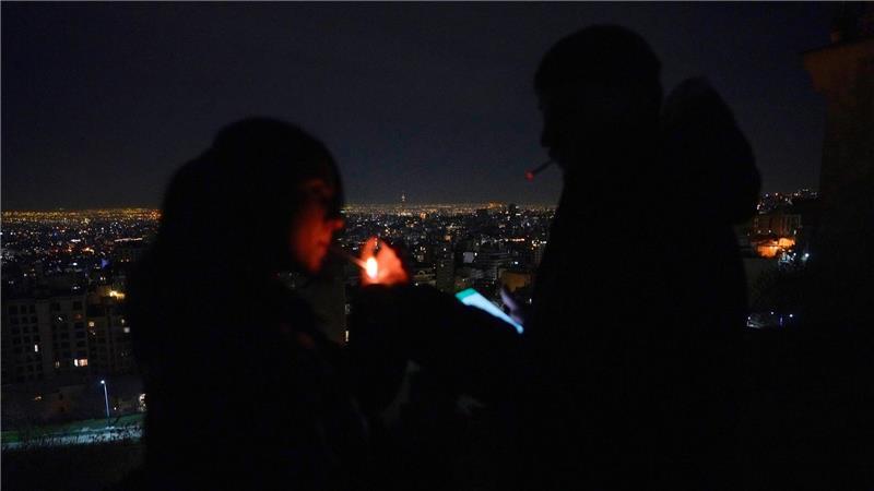 Seit Wochen lebt der Iran im Schatten eines Krieges, der jederzeit wieder aufflammen kann. 