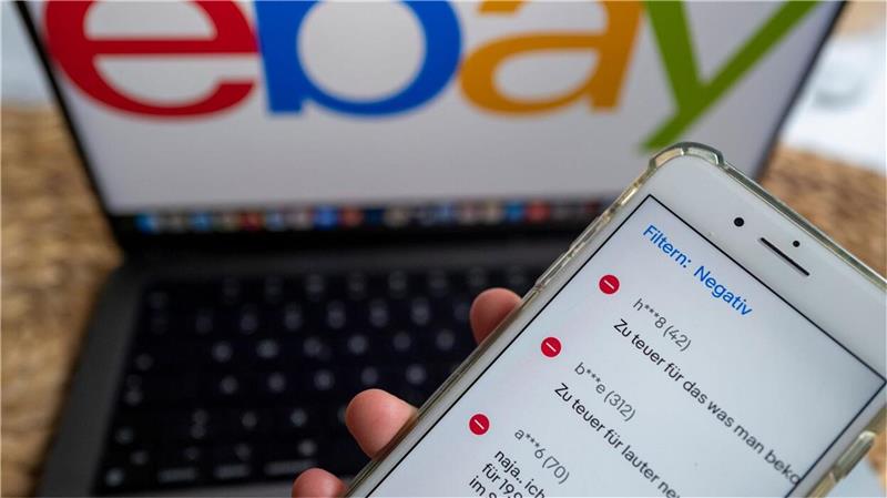 Seit dem 1. Januar 2023 gilt ein neues Gesetz in Deutschland, das vor allem Second-Hand-Liebhaber betrifft. Denn Verkäufer bei eBay, Vinted oder Etsy werden nun ans Finanzamt gemeldet. Foto: Skolimowska/dpa