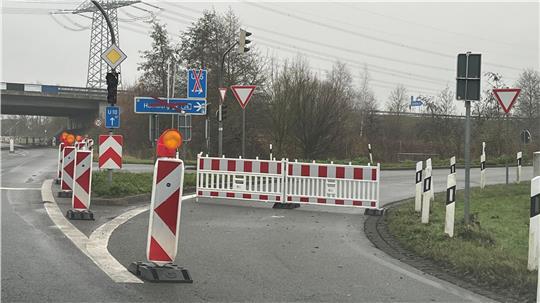 Seit dem 18. November ist kein Straßenbauer an der A26-Anschlussstelle Horneburg aufgetaucht.