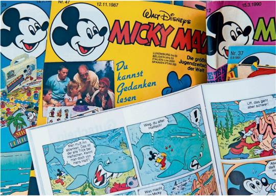 Seit der Erstausgabe wurden in Deutschland mehr als 1,3 Milliarden „Micky Maus“-Hefte verkauft, verteilt auf mittlerweile mehr als 3300 Ausgaben. Gab es anfangs lediglich Comics pur, kamen mit den Jahren auch Bastelbögen, Karten und sogar Postkartenaktionen hinzu. Foto: Lyding/epd