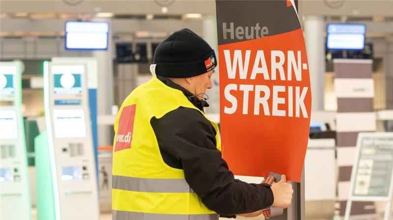 Normalbetrieb trotz Warnstreiks am Hamburger Flughafen Seit der Nachtschicht sind die Mitarbeiter der Flughafen Hamburg GmbH zum Warnstreik aufgerufen.