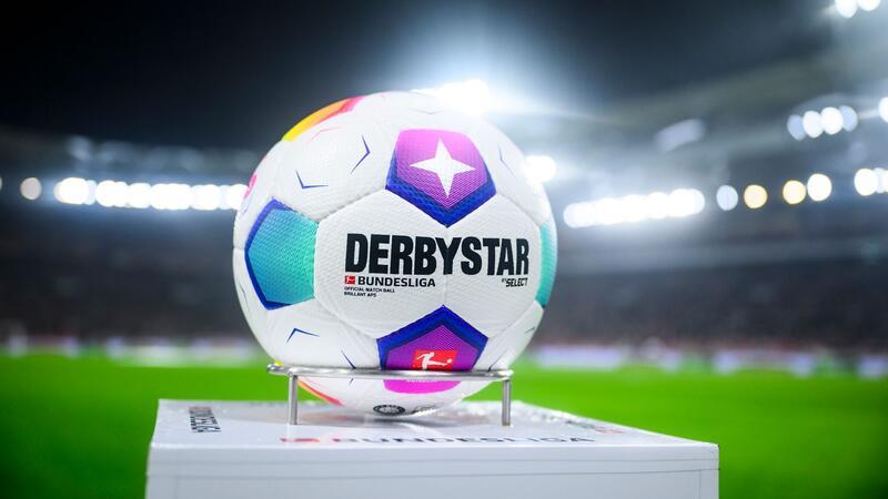 Fans wollen Rückkehr zu zeitgleichen Partien am 33. Spieltag Seit der Saison 20/21 werden die Partien am vorletzten Bundesliga-Spieltag versetzt angepfiffen.