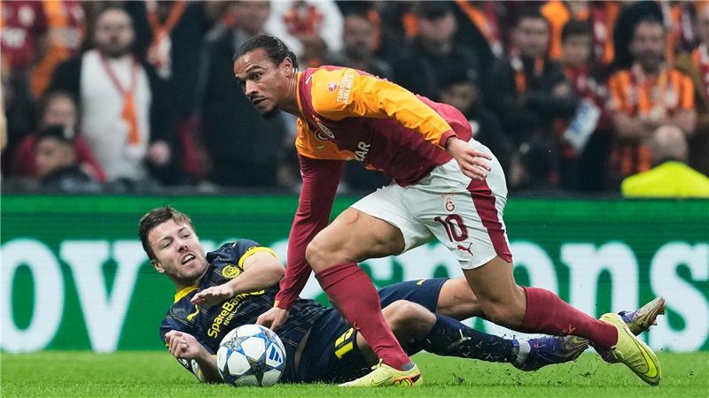 Seit dieser Saison für Galatasaray am Ball: Leroy Sané (r).