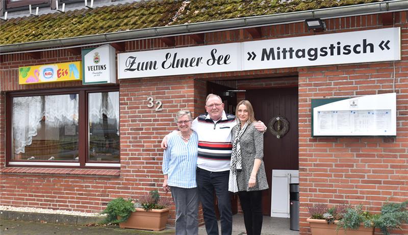 Seit dieser Woche ist die Gaststätte „Zum Elmer See“ von Heidi und Günther Wagner geschlossen. Danuta Koszuta (rechts) und ihr Ehemann übernehmen. Foto: Siems