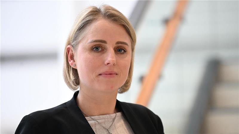 Seit drei Jahren sitzt Behrendt für die AfD im Landtag – politisch verortet sie sich selbst als konservativ und rechts.