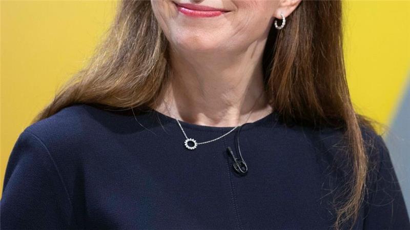 Mehr Frauen in den Vorständen der Dax-Konzerne Seit drei Monaten Chefin eines Dax-Konzerns: Bettina Orlopp