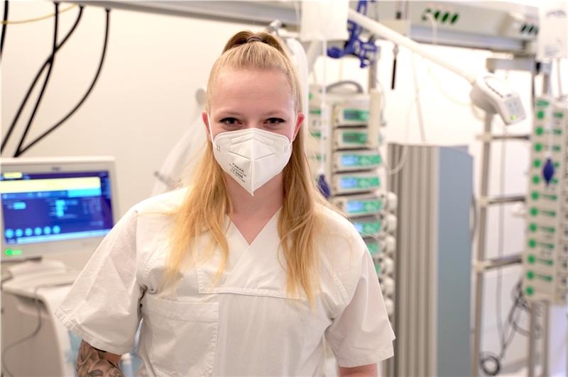 Seit eineinhalb Jahren dabei: Krankenschwester Sophie Neundorf bekam es direkt nach ihrer Ausbildung mit der Corona-Pandemie zu tun.