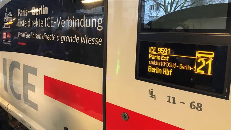 Mit dem Zug ins Ausland - Wie grenzenlos ist das Bahnfahren? Seit einem halben Jahr kommen Zugreisende mit einem Direkt-ICE in acht Stunden von Berlin nach Paris. (Archivbild)