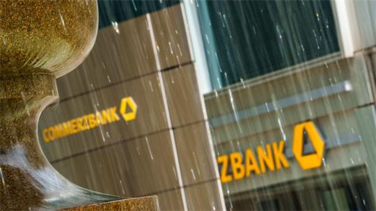 Seit fast zwei Jahren wehrt sich die Commerzbank gegen eine Übernahme. (Archivbild)