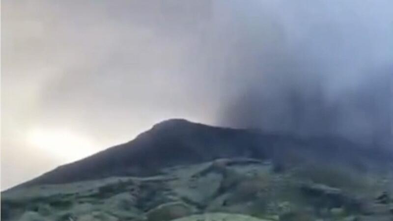 Alarmstufe rot auf Vulkaninsel Stromboli Seit mehreren Tagen ist der Berg wieder besonders aktiv