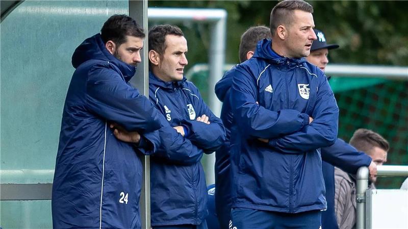 Seit seinem Engagement beim ASC hat Daniel Schröder (rechts) nichts mehr im Fußball gemacht - nun ist er als Teammanager zurück beim Buxtehuder SV.
