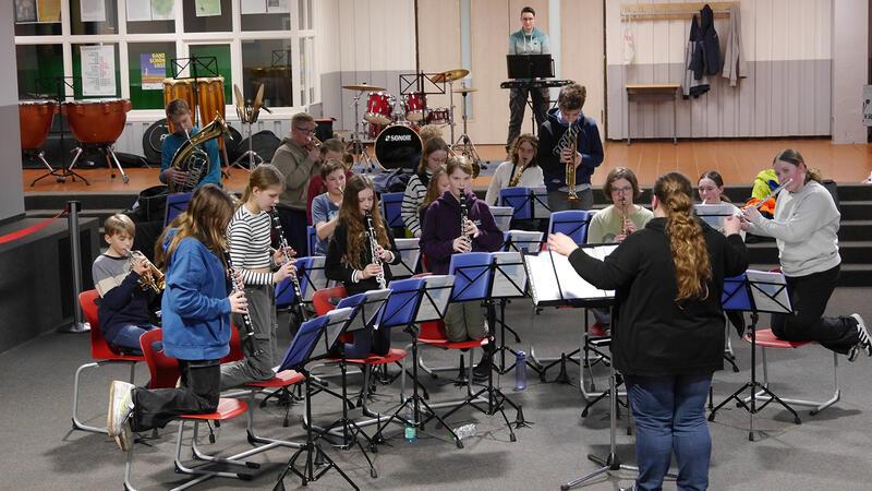 Seit vielen Wochen bereitet sich das Jugendblasorchester Himmelpforten auf das „tierisch gute“ Konzert am kommenden Sonntag vor.