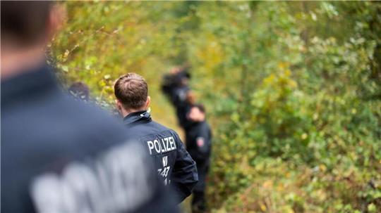 Seit vier Tagen sucht die Polizei Rotenburg nach dem vermissten Klaus Renken und seinem Hund Dingo (Symbolbild).