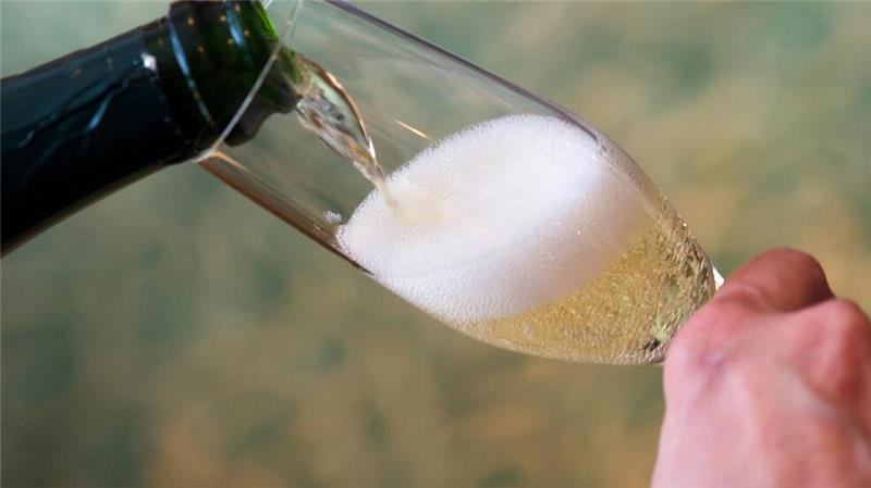 Sekt wird in der Weihnachtszeit und zu Silvester besonders gerne getrunken. (Illustrationsfoto) 