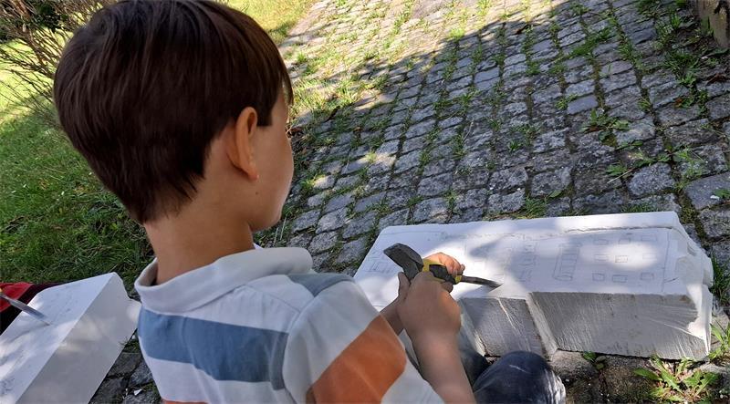 Ferienprogramm: In der Harsefelder Kunstschule können Kinder was erleben Selbst aus Ytong-Steinen entstehen Kunstwerke.