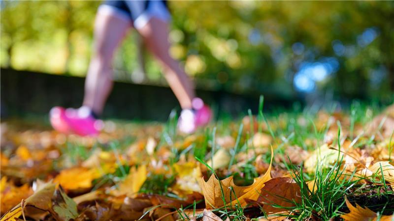 Selbst junge Leute wollen im kommenden Jahr sportlicher durch den Alltag kommen. (Symbolbild)