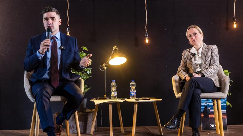 Sellner und AfD-Politikerin Lena Kotré diskutieren über sogenannte Remigration. Kotré machte vorab Werbung für das Treffen in Brandenburg. (Archivbild)