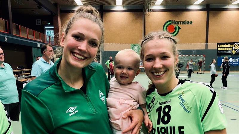 BSV-Aus: Andresen-Comeback reicht nicht für Überraschung im Pokal September 2019: Schwester Marie (rechts, TSV Nord Harrislee) mit Marie Andresen (Werder Bremen) und einer Nichte nach dem Schwestern-Duell.
