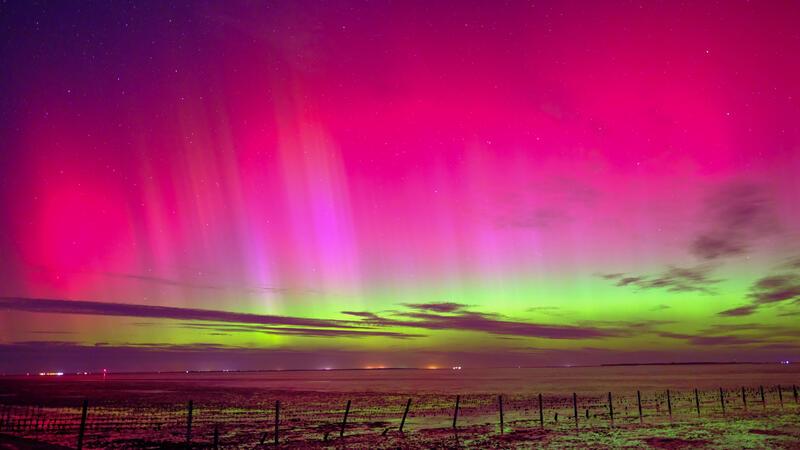 Polarlichter im Kreis: Lohnt in der Nacht ein Blick an den Himmel? Polarlichter sind am Himmel über Schillig (Kreis Friesland) zu sehen