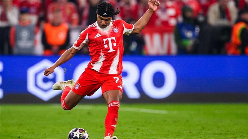 Serge Gnabry gegen Real Madrid in Aktion - nun fällt der Nationalspieler lange aus. (Archivbild)