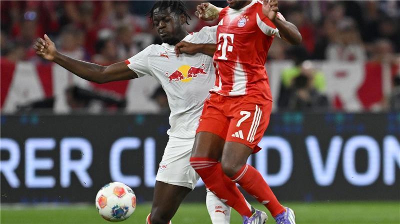 Bayerns schmale Luxus-Offensive überrollt Leipzig Serge Gnabry (r) war ein Aktivposten und an mehreren Bayern-Toren beteiligt.