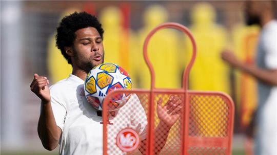 Serge Gnabry steht in der Startelf des FC Bayern.