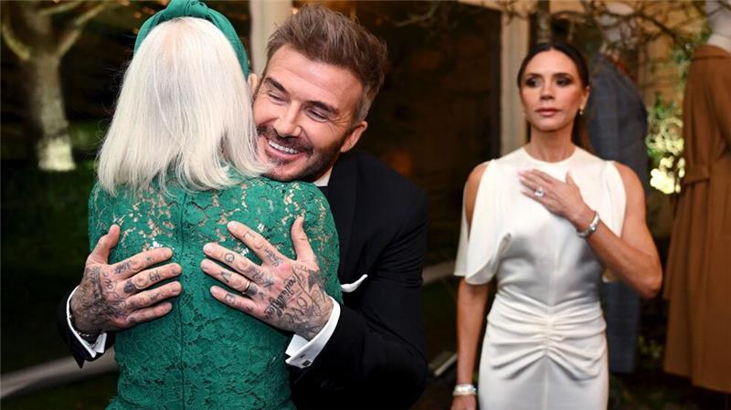 Charles diniert mit Beckhams, Mirren und Versace Serviert wurden italienische Slow-Food-Gerichte aus regionalen Zutaten.