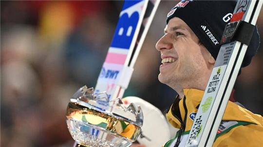 Setzte sich beim Auftaktspringen in Oberstdorf durch: Andreas Wellinger.